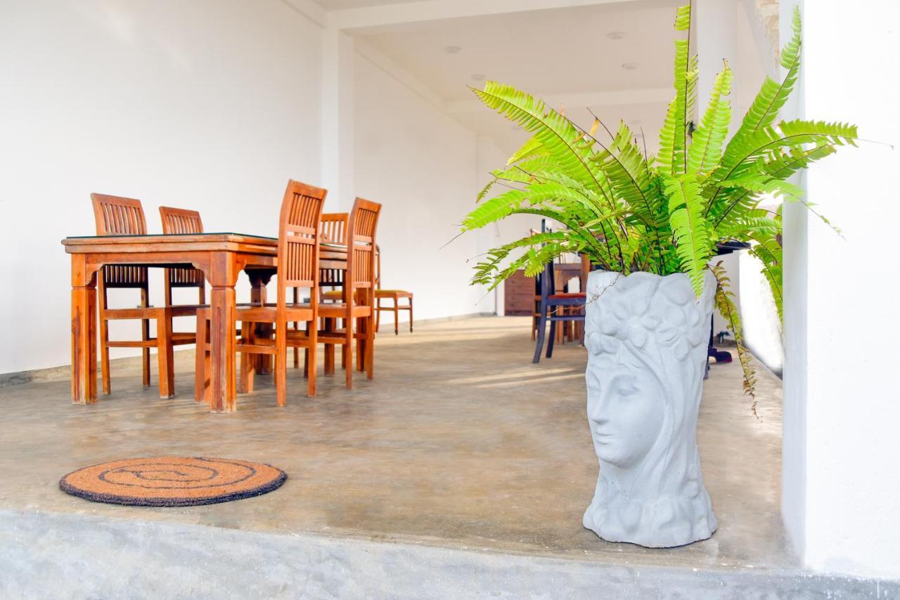 Kavin Beach Hotel Hikkaduwa Esterno foto