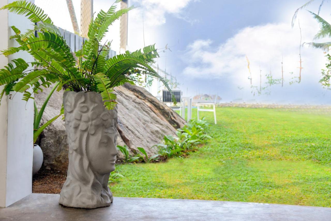 Kavin Beach Hotel Hikkaduwa Esterno foto