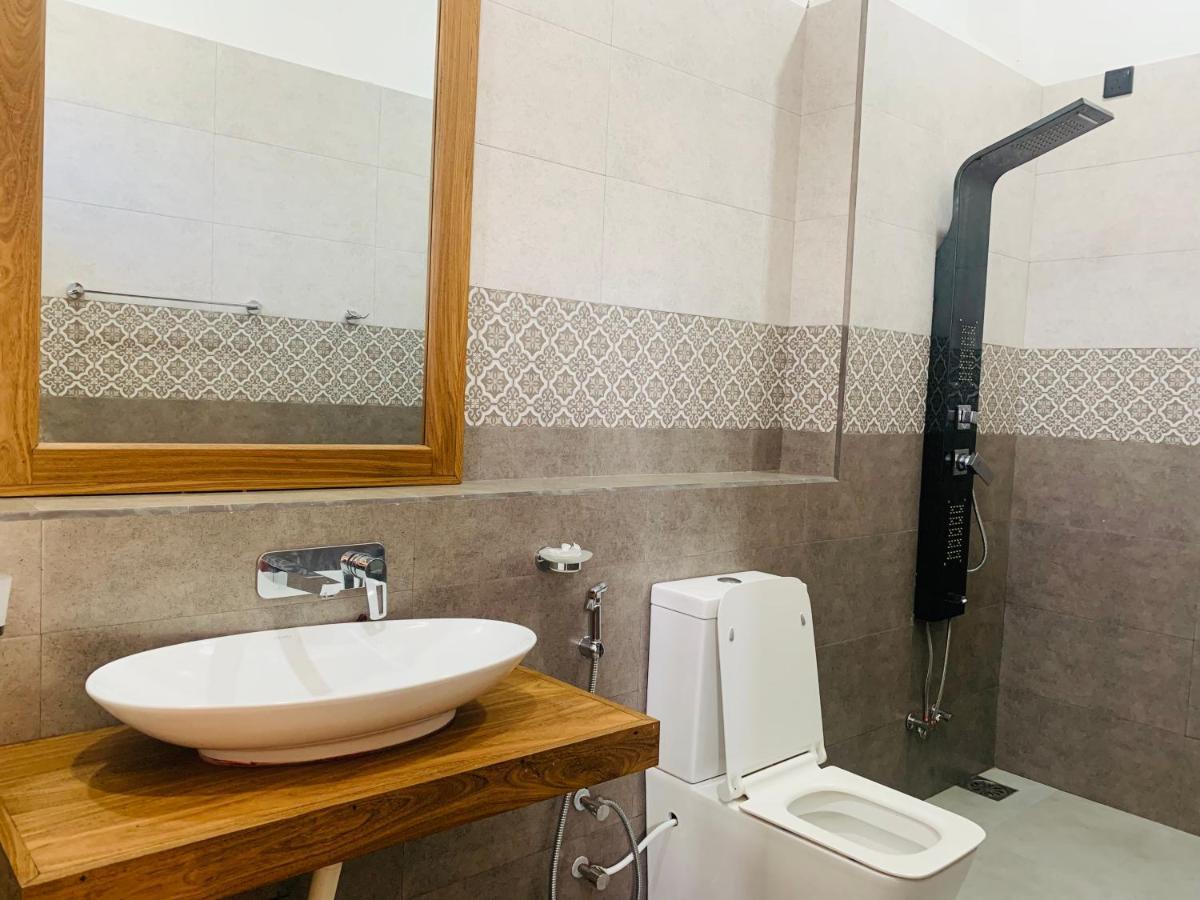 Kavin Beach Hotel Hikkaduwa Esterno foto