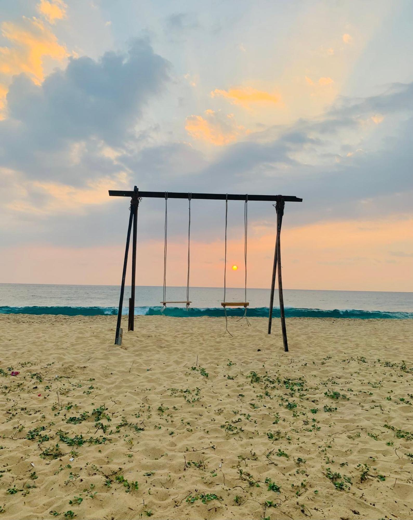 Kavin Beach Hotel Hikkaduwa Esterno foto